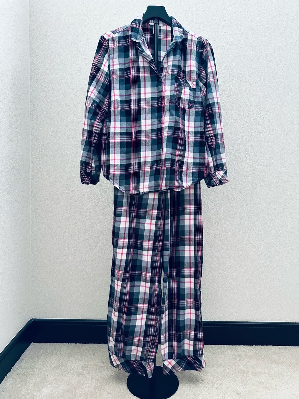 Women’s Victoria's Secret Pink & Black Plaid Two-Piece Pajama Set Size M